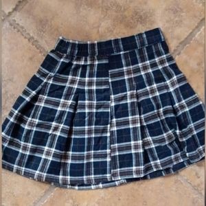 Pleated junior skirts